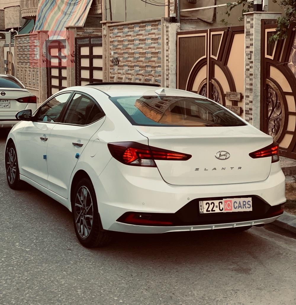 هیۆندای ئەلەنترا